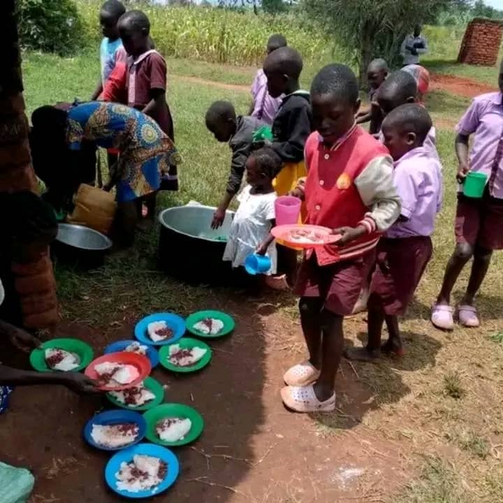 School children waiting in line
